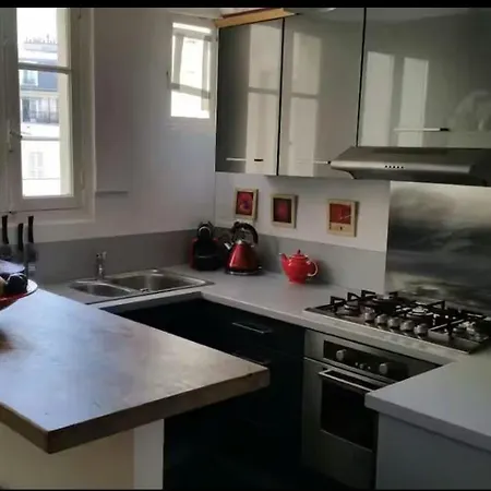 Appartement 61 M2 Bas Montmartre Parijs